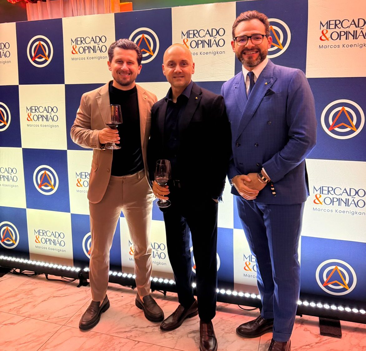 A Bee IT participou do jantar Mercado&Opinião no Rancho Português, com Augusto Cury, Alcione Albanesi e Alexandre Baldy. Veja o que ficou da noite.